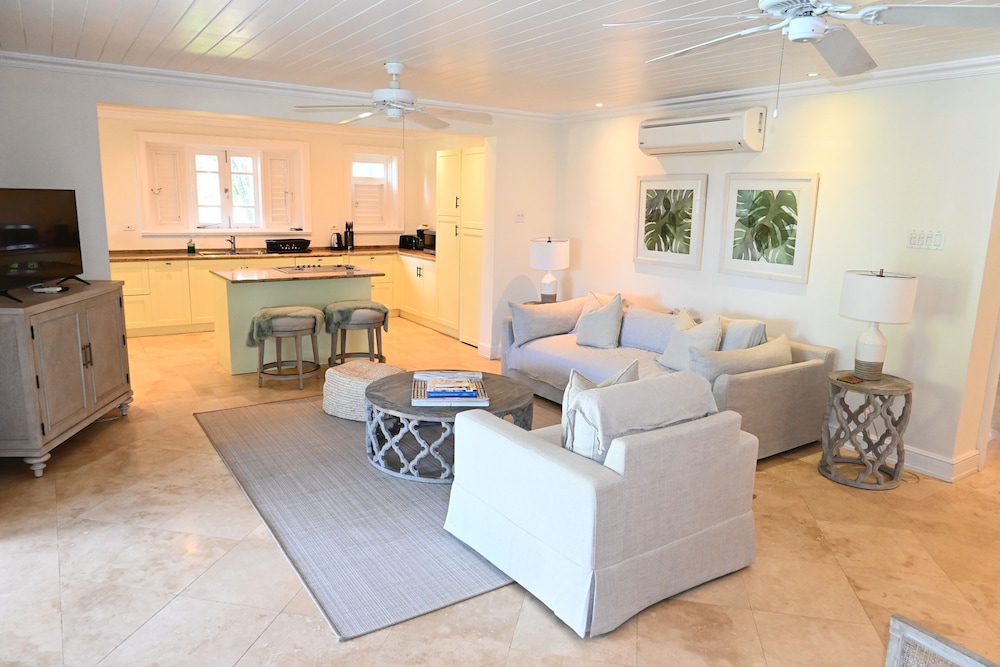 

Milano - Speightstown - Little Good Harbour