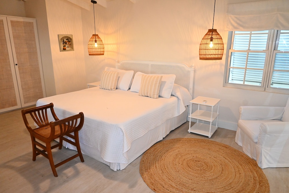 

Venezia - Speightstown - Little Good Harbour