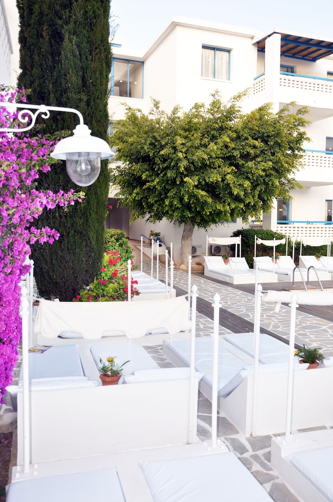 

Napoli - Khlorakas - Tasmaria Aparthotel