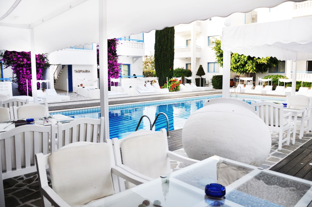 

Milano - Khlorakas - Tasmaria Aparthotel