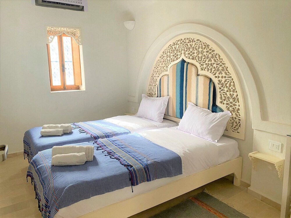 

Verona - Mezraia - Djerba Authentique
