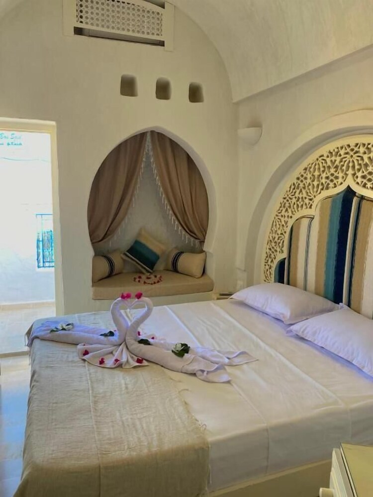

Roma - Mezraia - Djerba Authentique