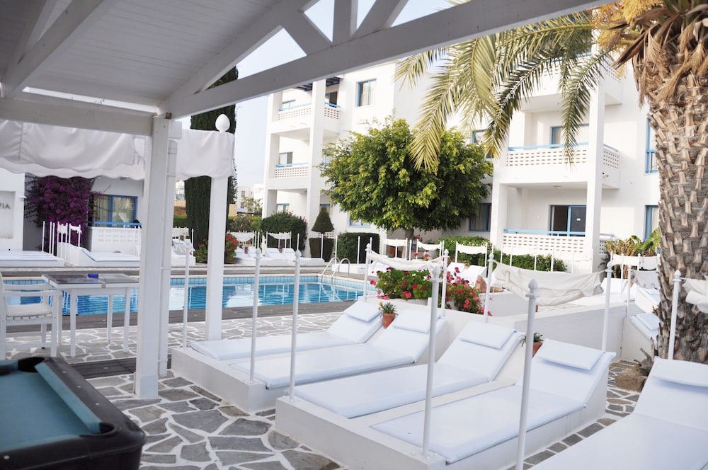 

Roma - Kissonerga - Tasmaria Aparthotel