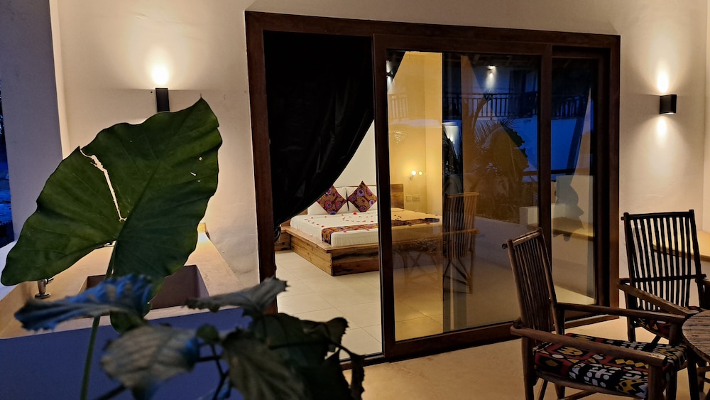 

Bologna - Jambiani, Zanzibar - Aluna Paje