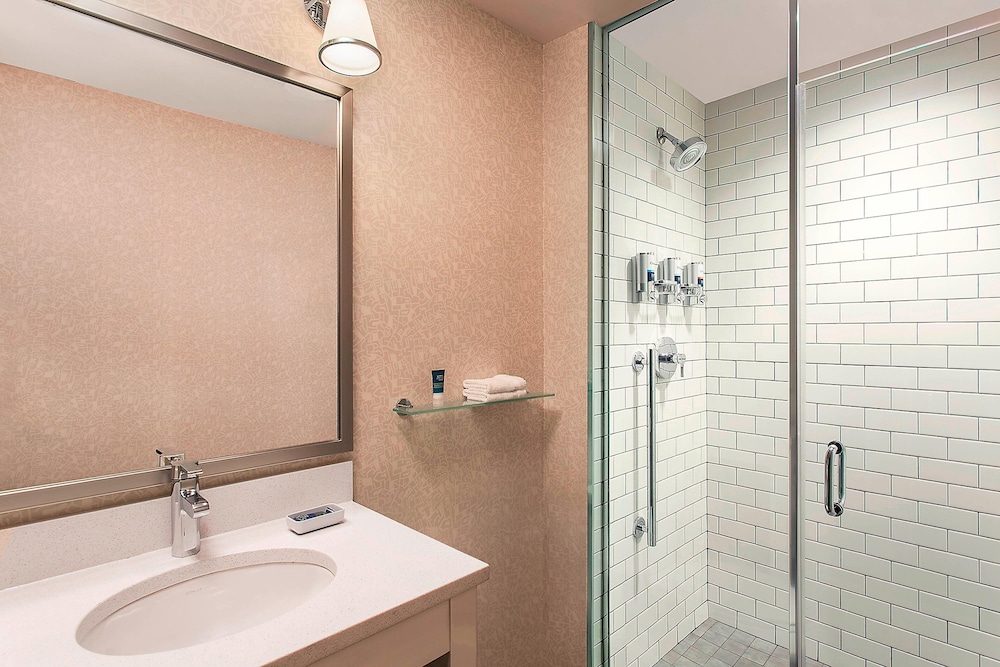 

Bologna - Brooklyn (NY) - Four Points by Sheraton New York Downtown
