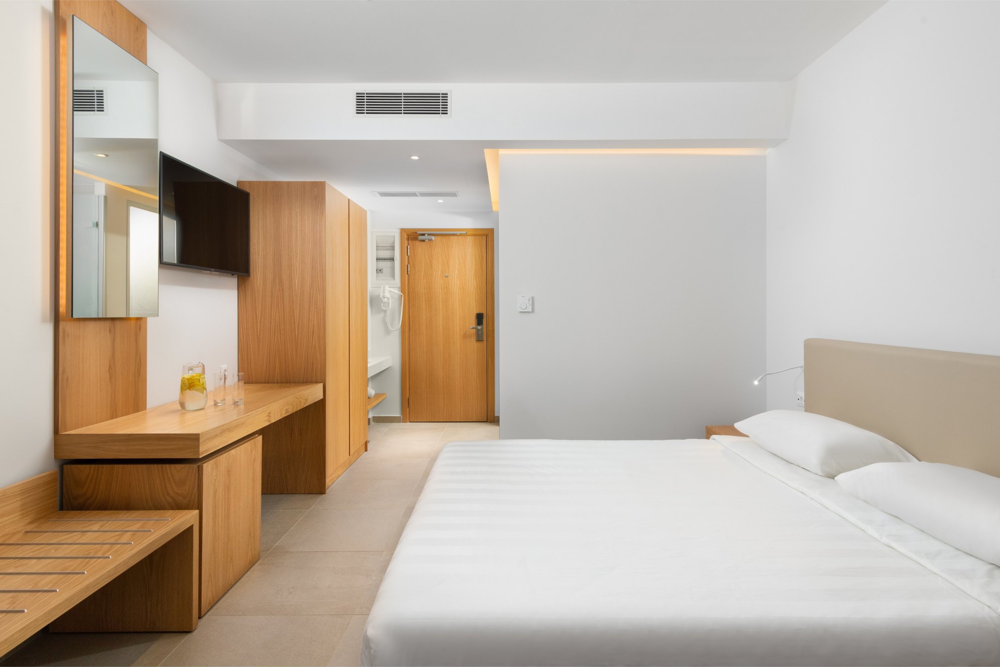 Deluxe double room with inland view