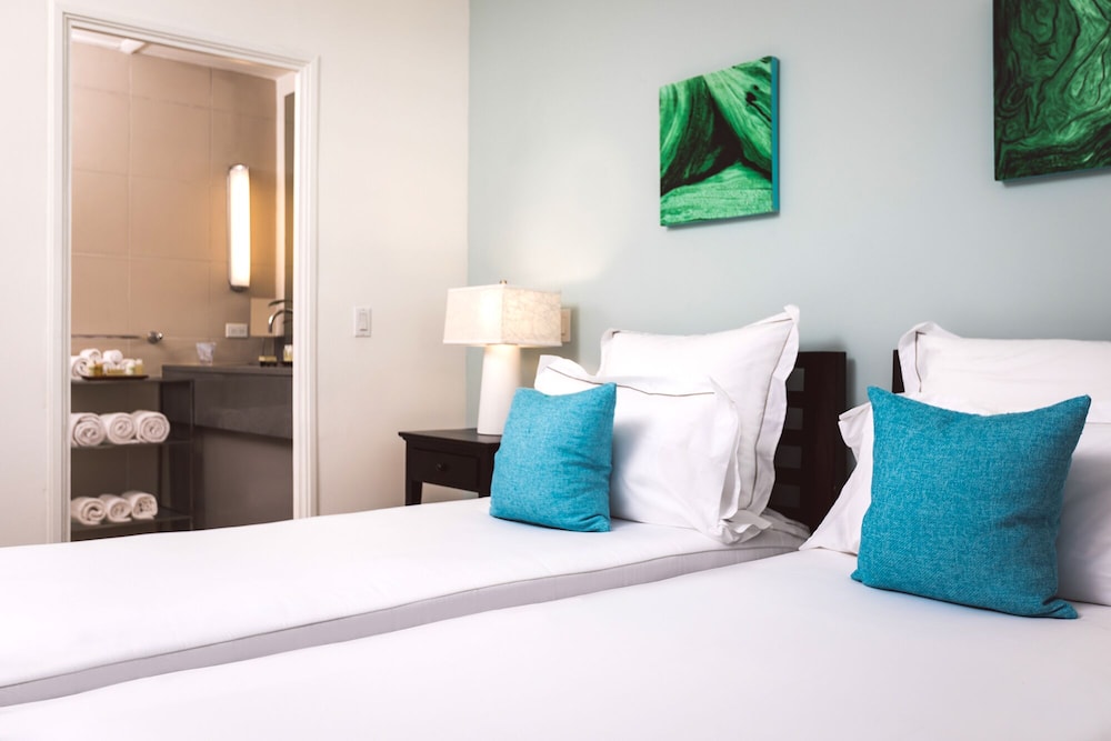 

Milano - English Harbour - Carlisle Bay