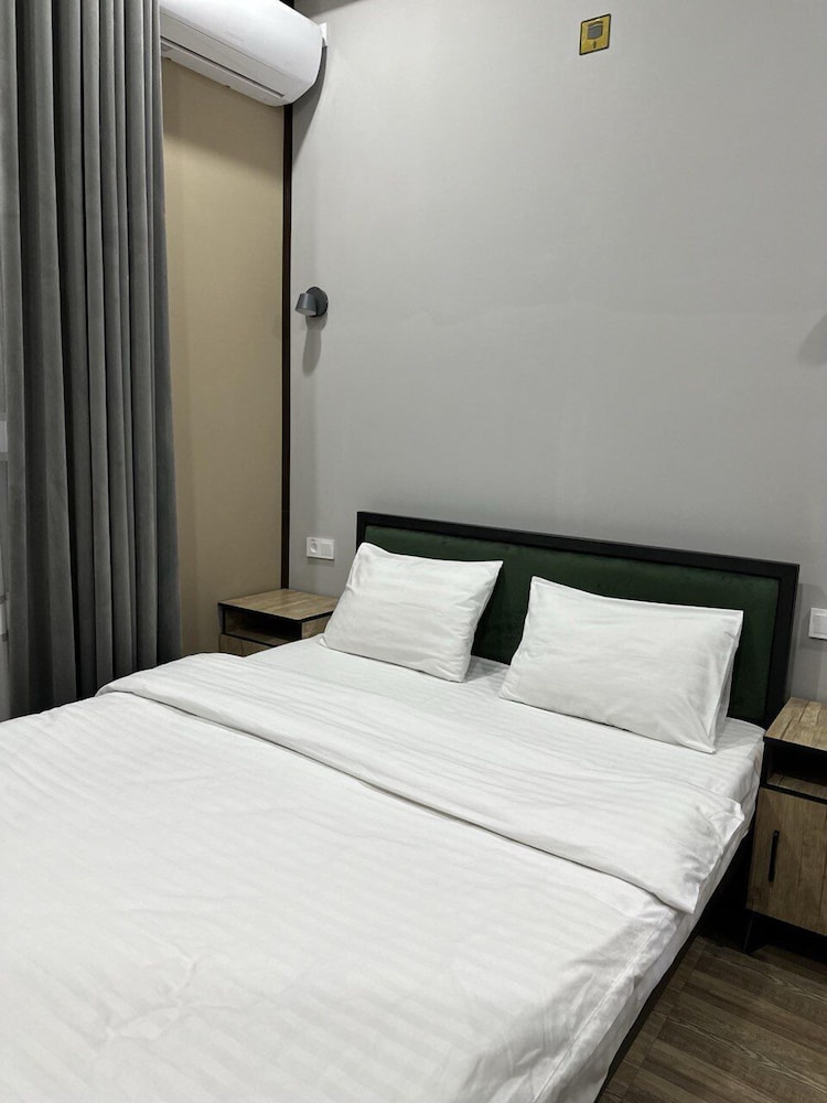 

Milano - Tashkent - Hotel Karaman