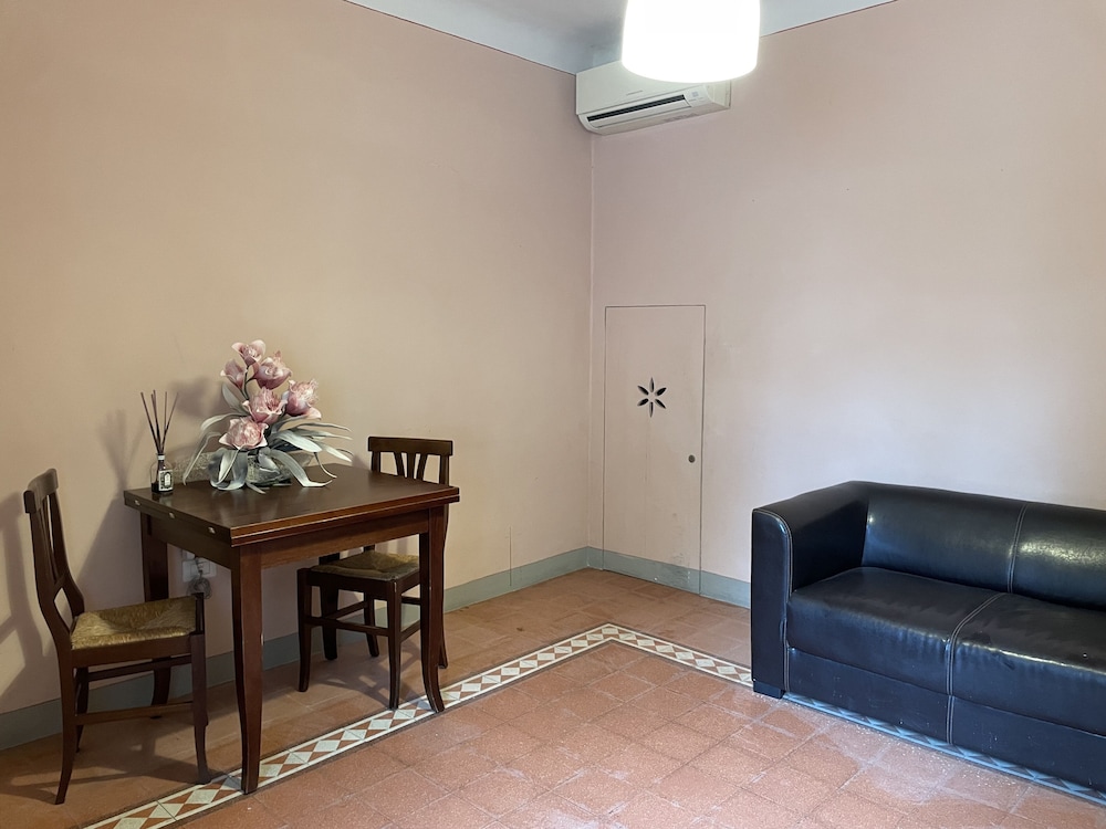 

Palermo - Toscana, Italia - Homelink Firenze - De' Medici