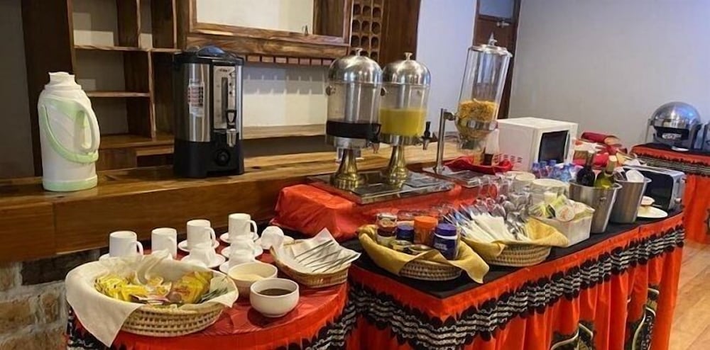 

Roma - Dar es Salaam - Rungwe Hotel