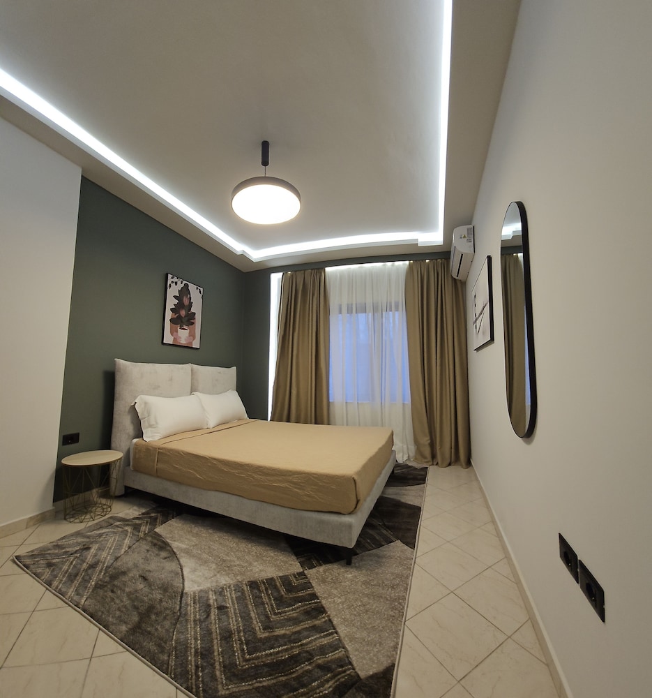 

Catania - Tirana - Oda Hotel Tirana