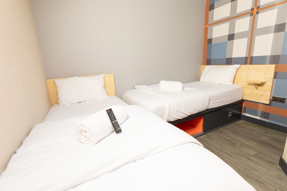 

Catania - Glasgow - easyHotel Glasgow City