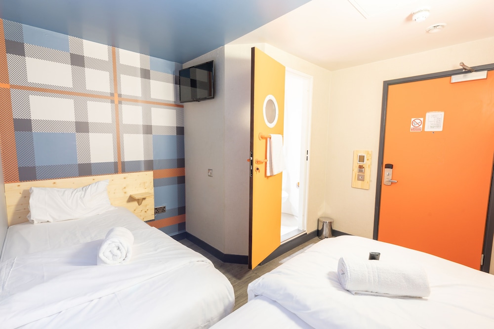 

Napoli - Glasgow - easyHotel Glasgow City