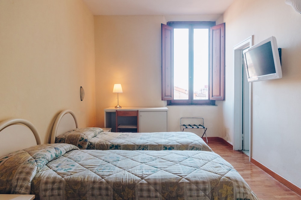 

Bari - Pistoia - Hotel Savoia e Campana