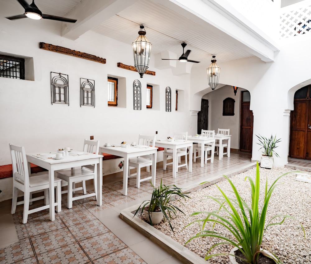 

Roma - Zanzibar Town - Zanzi House