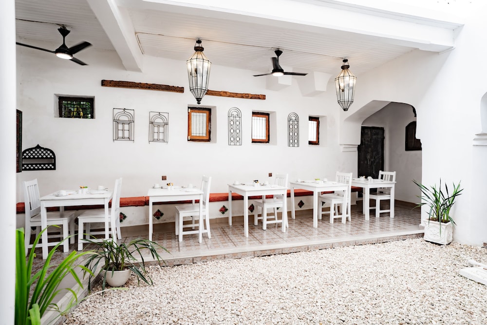 

Roma - Zanzibar Town - Zanzi House
