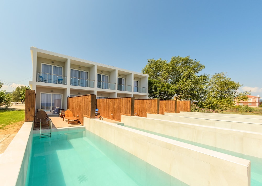 

Brindisi - Zante città - Belussi Beach Hotel & Suites