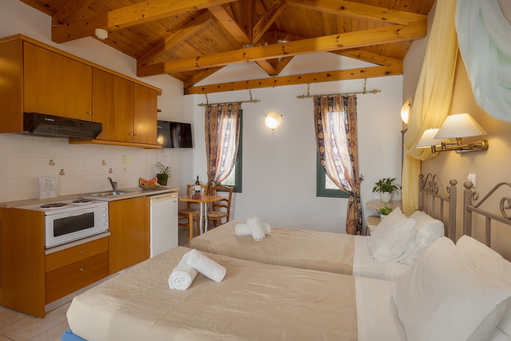 

Roma - Koutouloufari - Irida Apartments by Estia