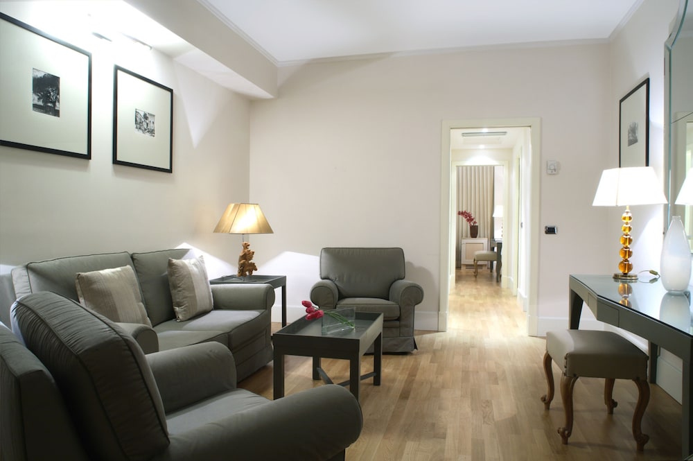 

Catania - Calenzano - Starhotels Tuscany