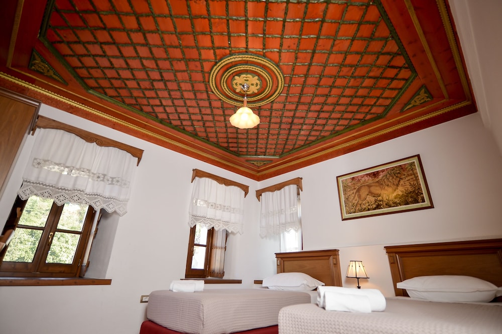 

Roma - Gjirokastër - Hotel Kalemi 2