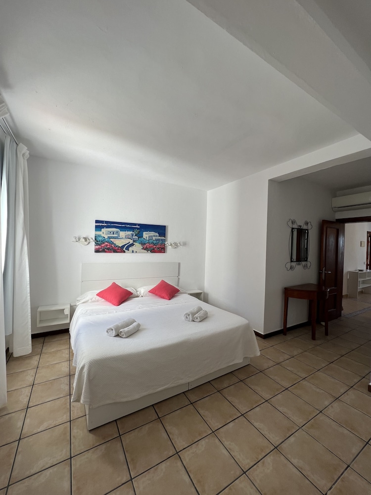 

Roma - Formentera, Isole Baleari - Apartamentos Vista Vedrá