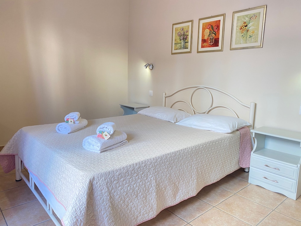 

Bologna - Kassiopi - Nikos Cassiopeia Apartments