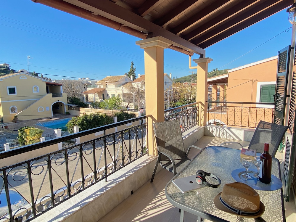 

Palermo - Kassiopi - Nikos Cassiopeia Apartments