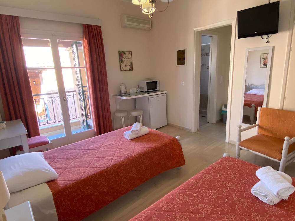 

Milano - Perítheia - Nikos Cassiopeia Apartments