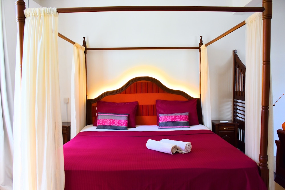 

Napoli - Belle Mare - Eden Holidays Resort