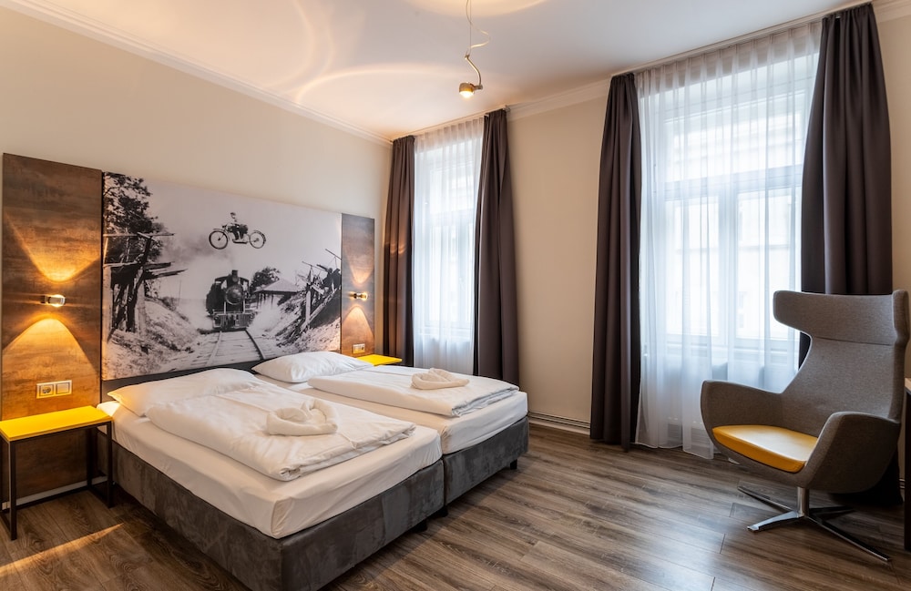 

Lamezia Terme - Vienna - Hotel Westbahn