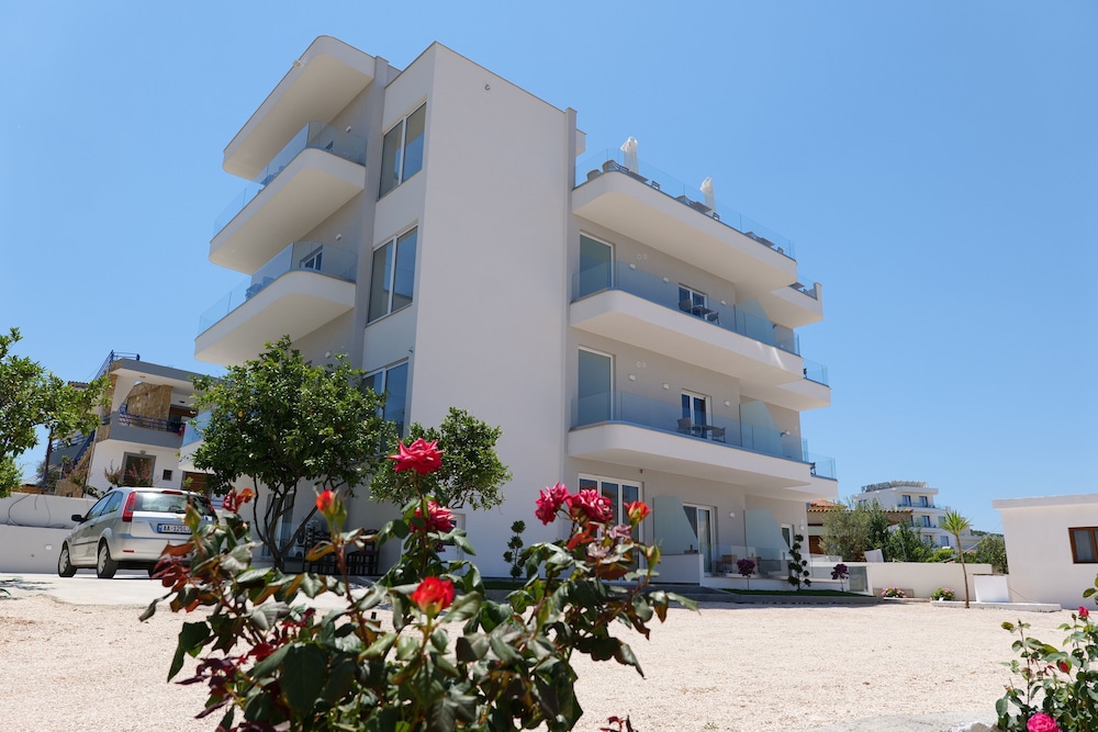 

Napoli - Ksamil - Summer Point Hotel