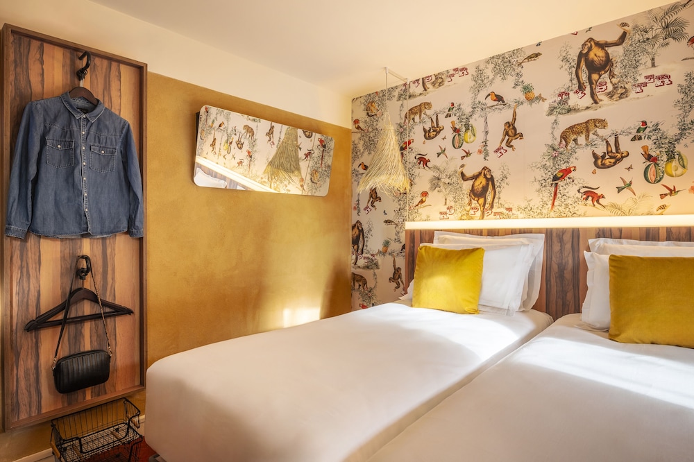 

Pisa - Issy-les-Moulineaux - Kopster Hotel Paris Porte de Versailles