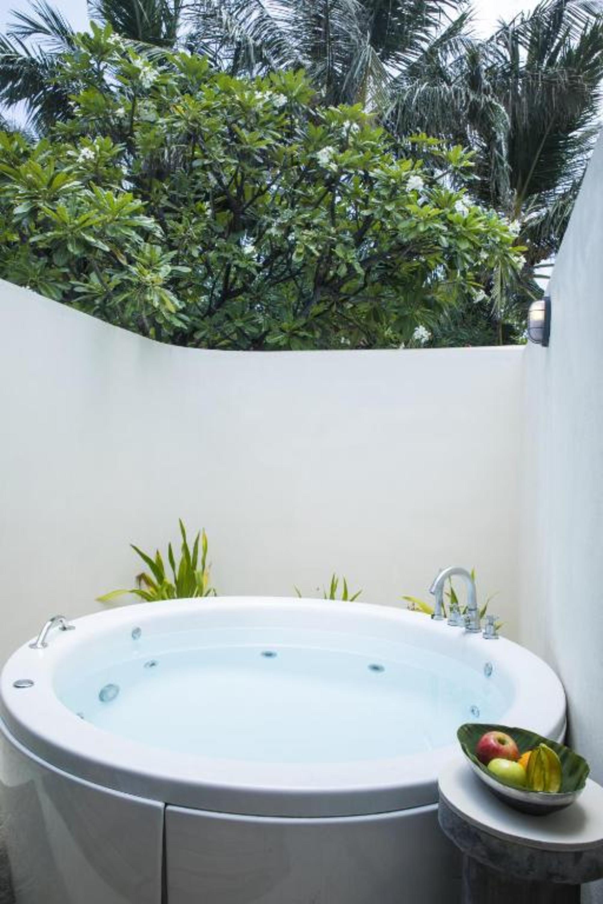 

Roma - Giraavaru - Centara Ras Fushi Resort & Spa Maldives - Adults only