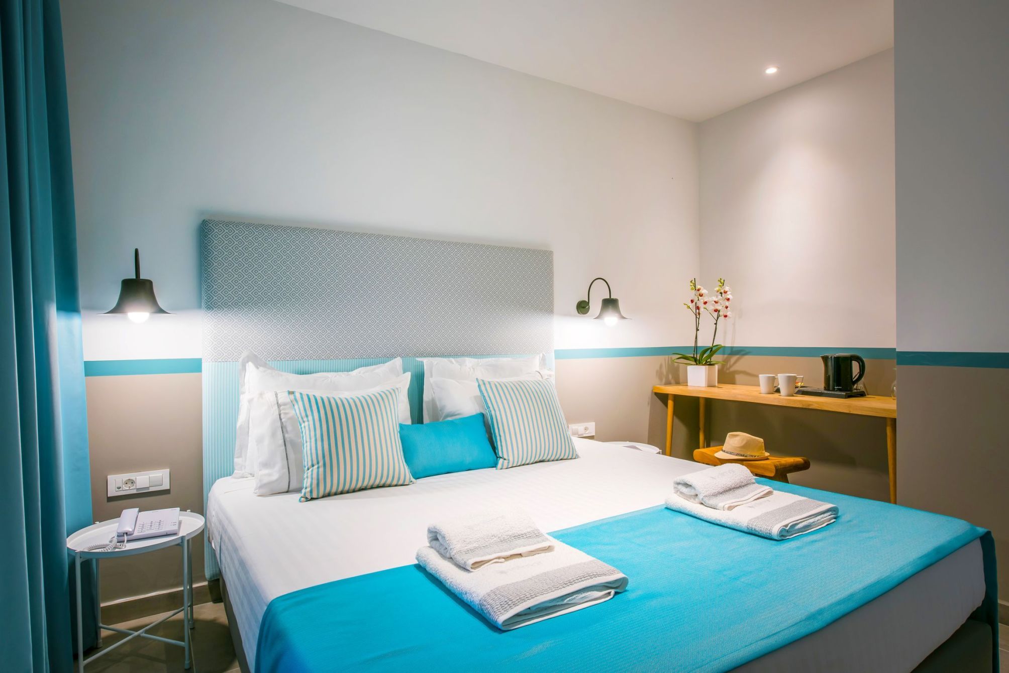

Milano - Gerani Chanion - Solimar Turquoise