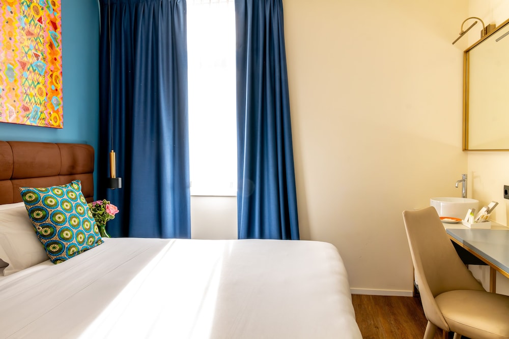 

Napoli - Calliano, Trentino - Hotel Rovereto