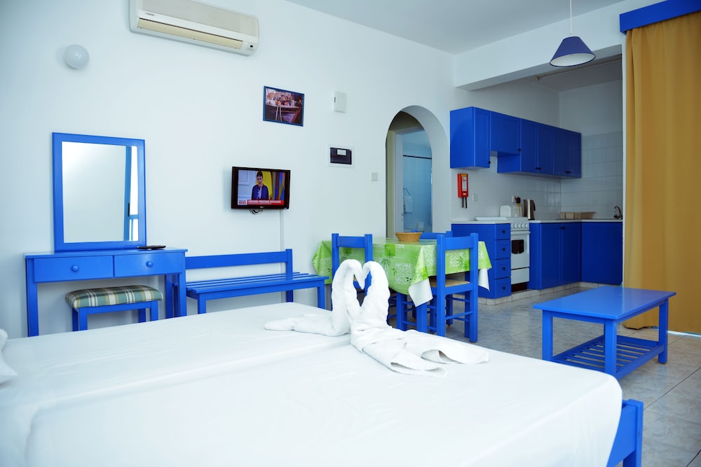 

Roma - Khlorakas - Tasmaria Aparthotel