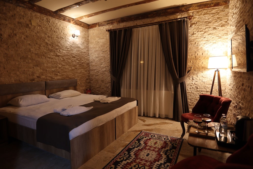 

Palermo - Nevsehir - Calina Hotel