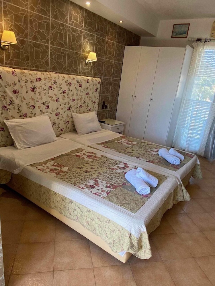 

Trieste - Lixouri - Ionian residence
