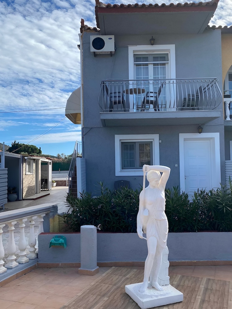 

Milano - Xi - Ionian residence