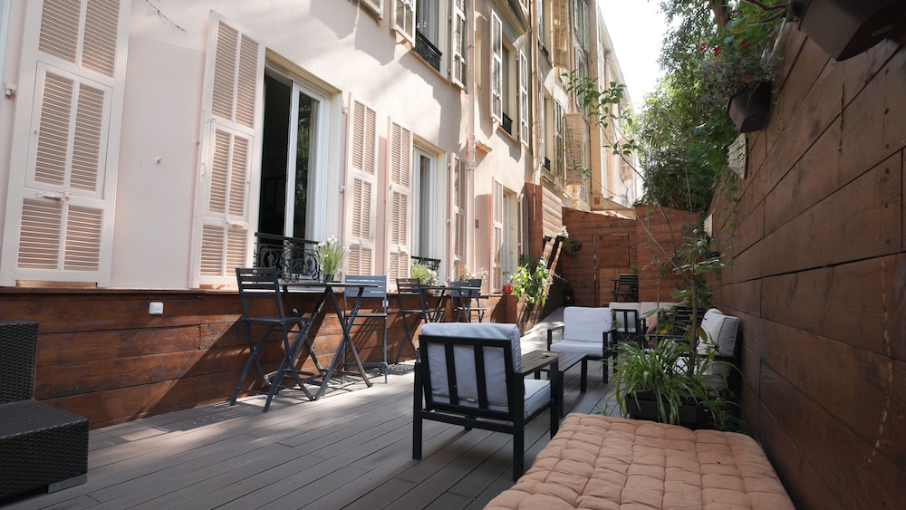 

Bari - Villefranche-sur-Mer - Hotel Busby
