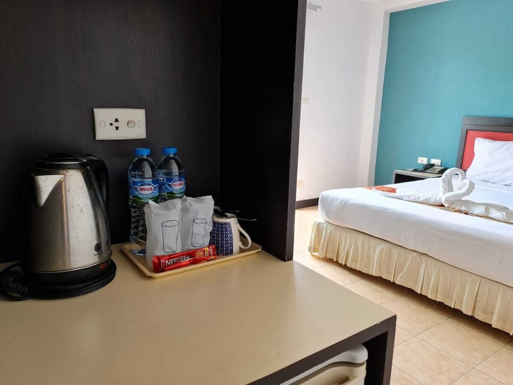 

Roma - Panwa Beach - Desa Phuket