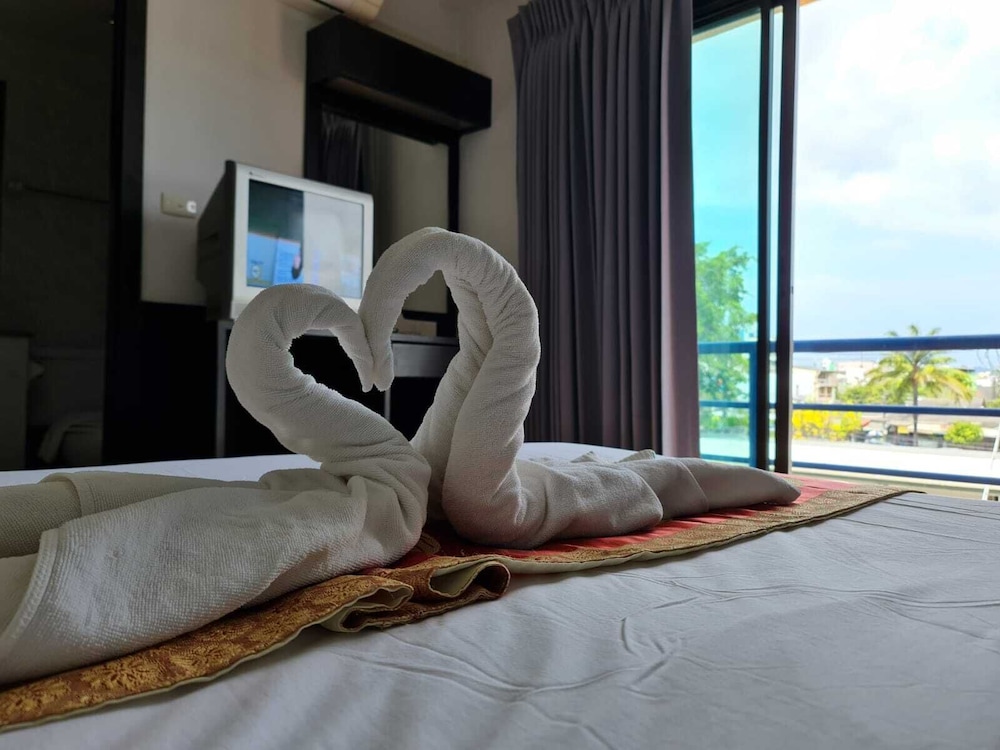 

Roma - Panwa Beach - Desa Phuket