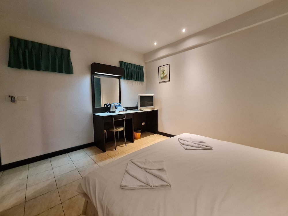 

Verona - Phuket Town - Desa Phuket