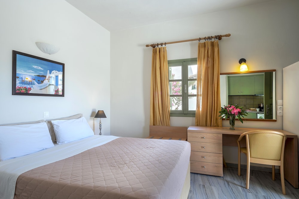 

Catania - Perivolos - Ambeli Apartments