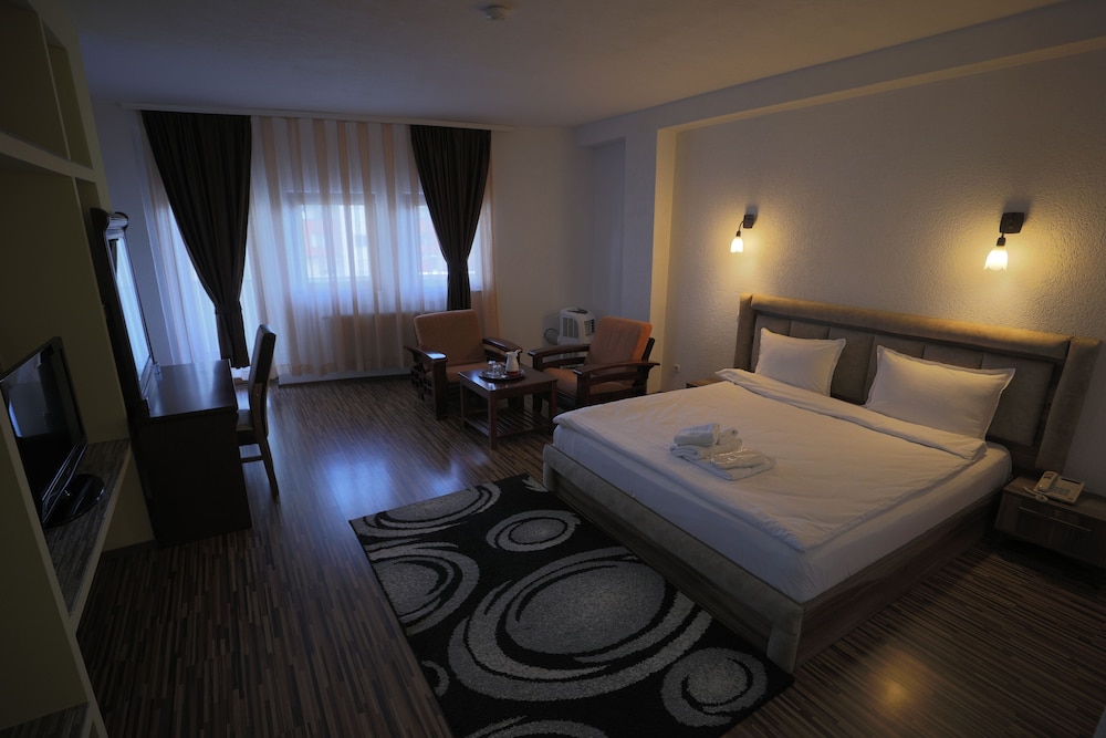 

Verona - Pristina - Hotel Denis