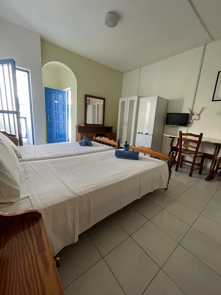 

Milano - Kissonerga - Tasmaria Aparthotel