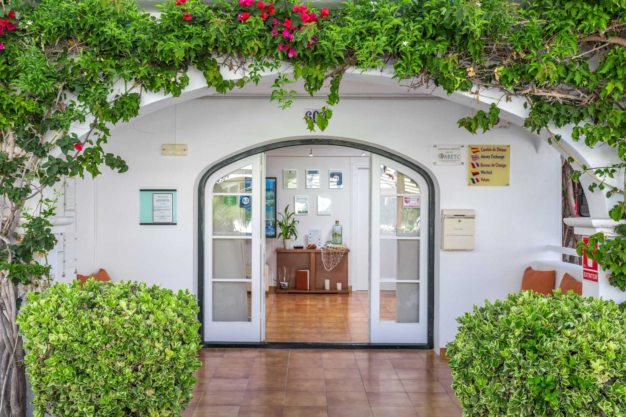 

Roma - Es Mercadal - White Sands Beach Club