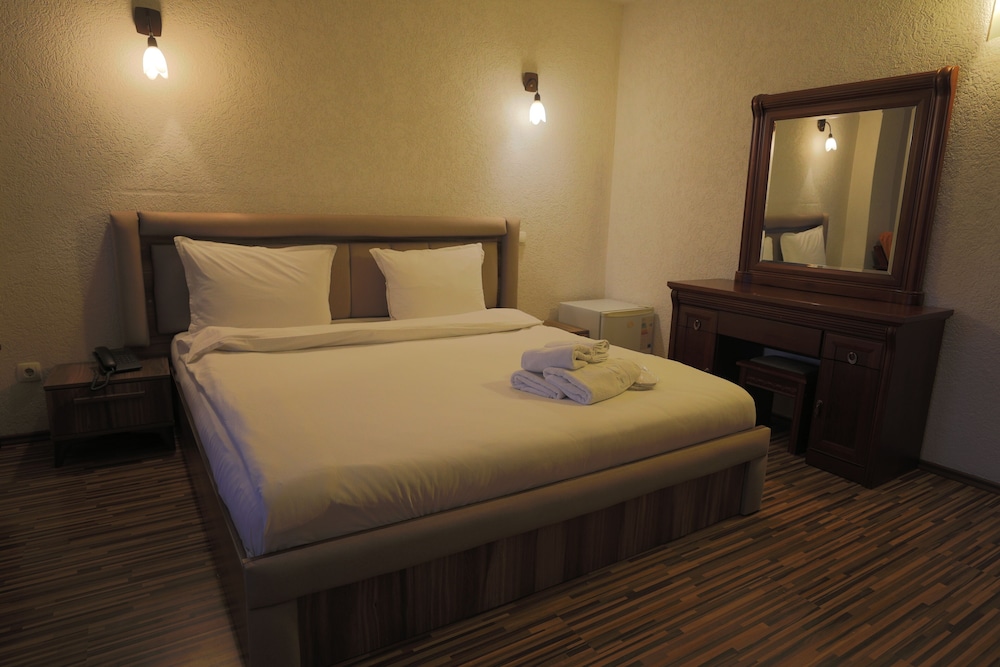 

Milano - Pristina - Hotel Denis