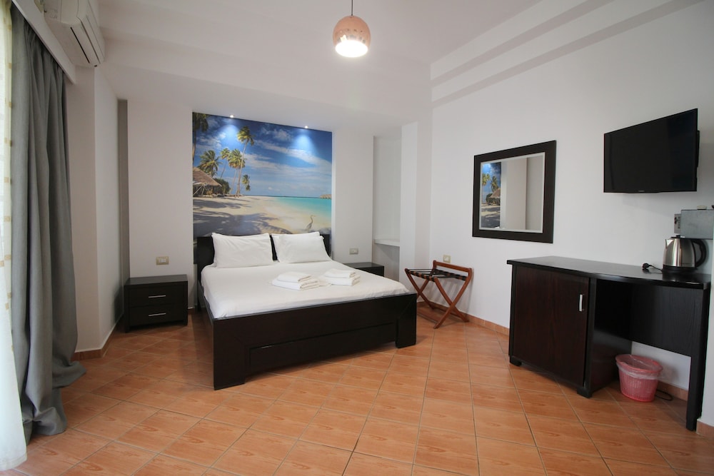

Napoli - Sarandë - Hotel Oskar