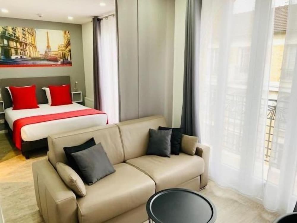 

Ancona - Clichy - Paris Hotel